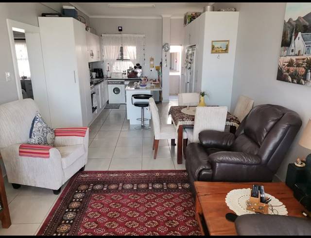 2 BEDROOM APARTMENT FOR SALE IN ISLAND VIEW